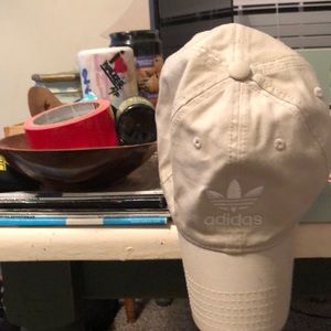 Adidas khaki hat